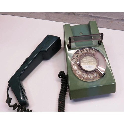 417 - VINTAGE GREEN TELEPHONE