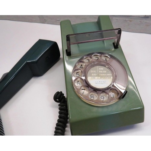 417 - VINTAGE GREEN TELEPHONE