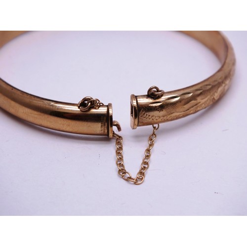 280 - VINTAGE 9CT GOLD BANGLE WITH SAFETY CHAIN 8.5G