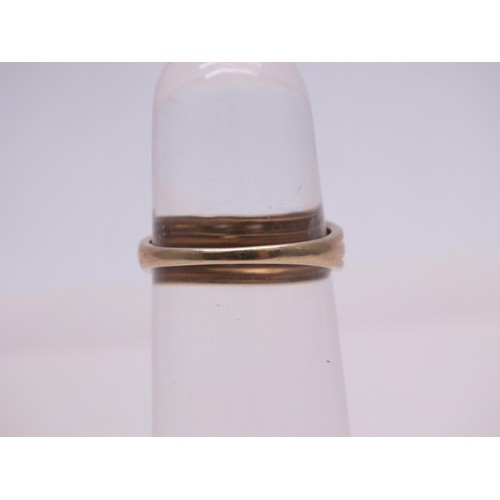 301 - 9CT GOLD AND DIAMOND RING SIZE N, 1.5g