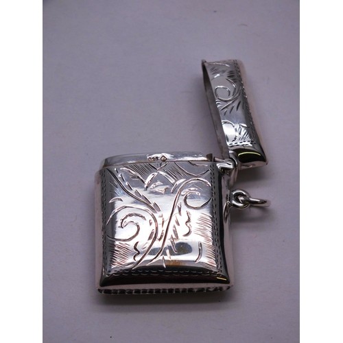 319 - VINTAGE 925 SILVER VESTA CASE 14.8g