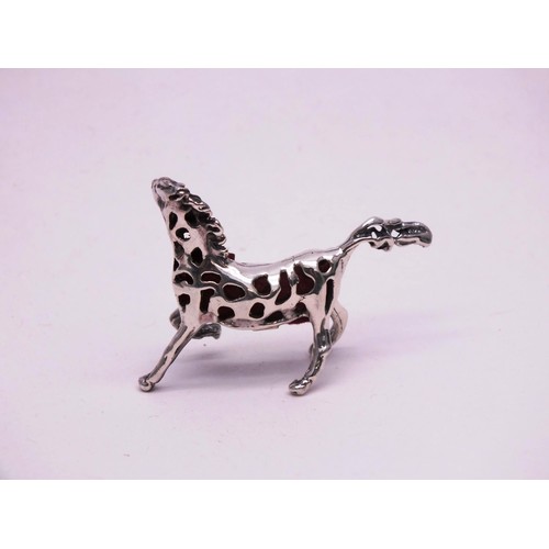 321 - 925 SILVER HORSE PIN CUSHION