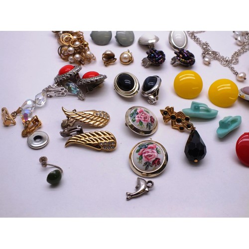 446 - LARGE LOT OF MIXED EARRINGS OTHER JEWELLERY