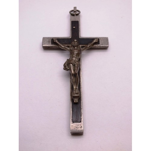 451 - VINTAGE CRUCIFIX PENDANT AND WHITE METAL TEDDY FIGURE 56g