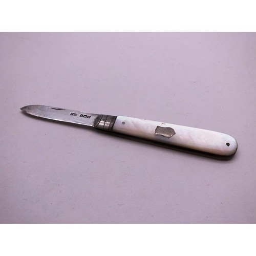 473 - STERLING SILVER AND MOTHER OF PEARL FRUIT KNIFE BIRMINGHSM 1924