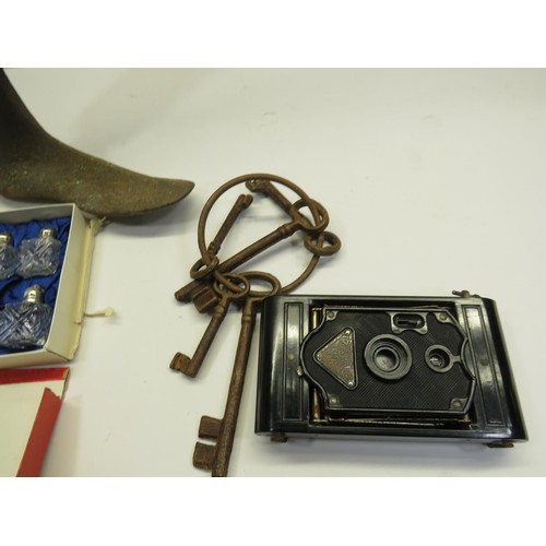 544 - COLLECTION OF OLD KEYS AND COBLERS LAST, BOOK OF SALTS AND RAJAR BAKELITE CAMERA 1930'S