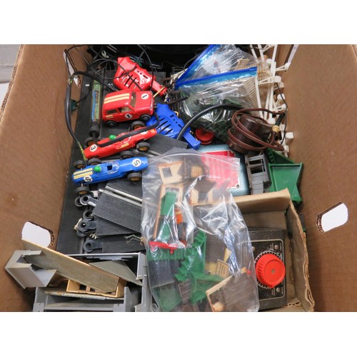 545 - A JOBLOT OF SCALEXTRIC VINTAGE STUFF AND TRANSFORMERS, TREES, TELEGRAPH POLES, BUILDINGS, CARS, RAIL... 