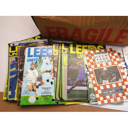 555 - FOOTBALL PROGRAMMES ETC