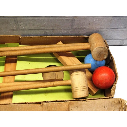 225 - GARDEN CROQUET SET