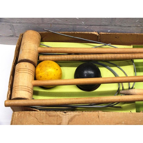 225 - GARDEN CROQUET SET