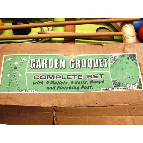 225 - GARDEN CROQUET SET