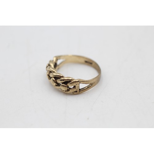 4 - 9ct gold knot dress ring (2.1g) SIZE G