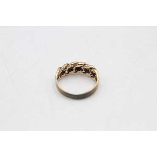 4 - 9ct gold knot dress ring (2.1g) SIZE G