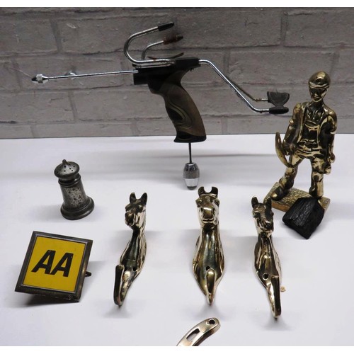 557 - VINTAGE BRASS ITEMS, PEWTER, AA BADGE AND CATAPULT