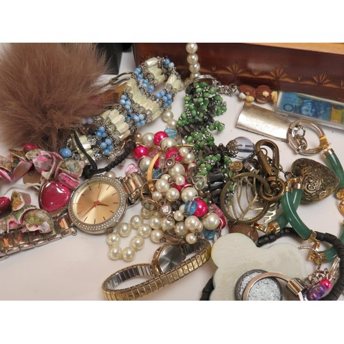 167 - JEWELLERY BOX AND CONTENTS PLUS SMART WATCH