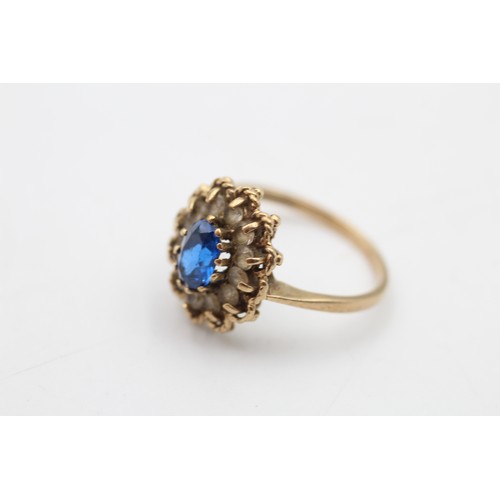 76 - 9ct gold blue & clear synthetic spinel cocktail ring (3g) SIZE P