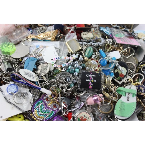 78 - 200+ Assorted KEY RINGS Inc Vintage, Advertising, Charities, Souvenir Etc