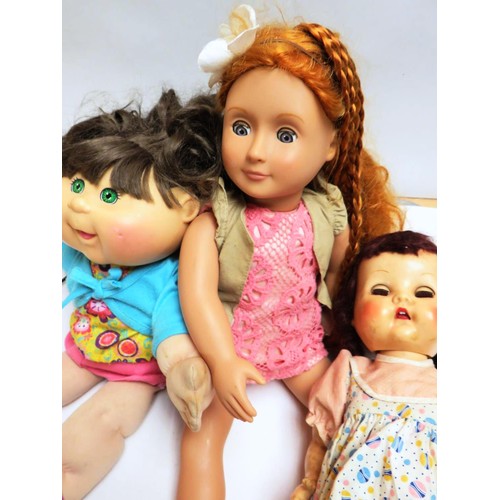 197 - FOUR VINTAGE/ANTIQUE DOLLS INCLUDES CABBAGE PATCH, PEDIGREE & GERMAN BISQUE