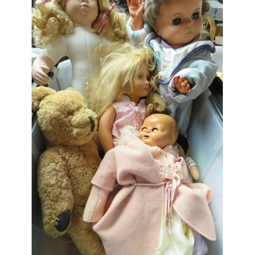 199 - LARGE BOX OF VINTAGE DOLLS AND TEDDIES