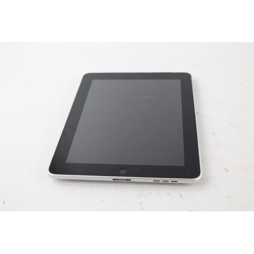 81 - 3 x Assorted APPLE Ipads Touchscreen Tablets Inc First Generation, Ipad 2 Etc