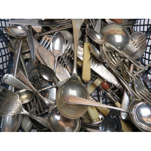 212 - TRAY OF ASSORTED CUTLERY