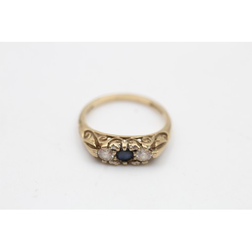 120 - 9ct gold sapphire & clear gemstone ring (2.3g) SIZE J