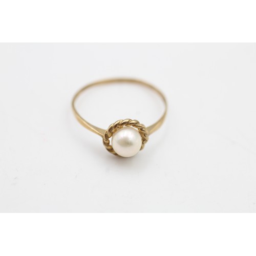 128 - 9ct gold cultured pearl solitaire ring (1.1g) SIZE P