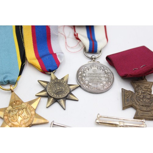 135 - 10 x Assorted Replica MILITARY Medals Inc V.C, D.S.C, 1977 Jubilee Etc