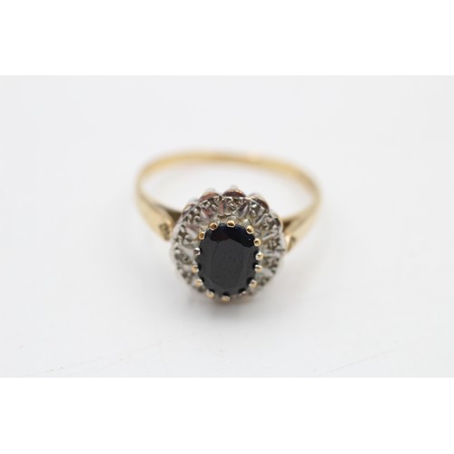 140 - 9ct gold diamond & sapphire halo ring (3.4g) SIZE S