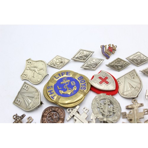 146 - 32 x Assorted Vintage BOYS BRIGADE & LIFE BOYS Badges Inc Enamel, Awards Etc