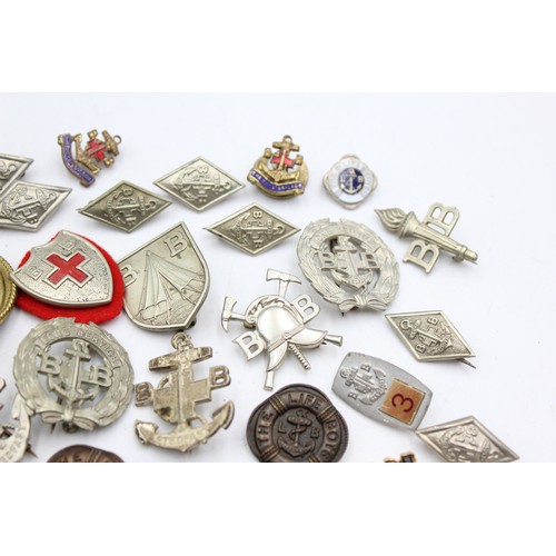 146 - 32 x Assorted Vintage BOYS BRIGADE & LIFE BOYS Badges Inc Enamel, Awards Etc