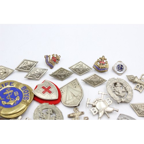 146 - 32 x Assorted Vintage BOYS BRIGADE & LIFE BOYS Badges Inc Enamel, Awards Etc