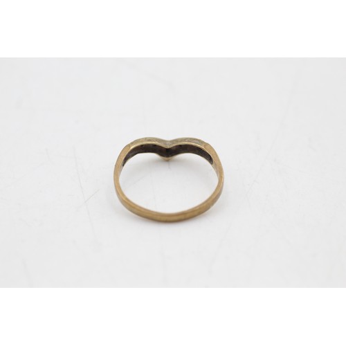 156 - 9ct gold diamond wishbone ring (1.7g) SIZE N