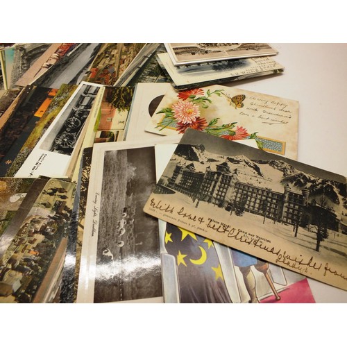 329 - 100 POSTCARDS