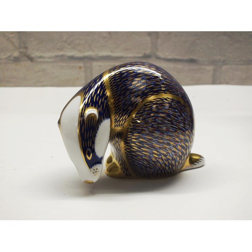 337 - ROYAL CROWN DERBY BADGER IN ORIGINAL BOX WITH GOLD STOPPER