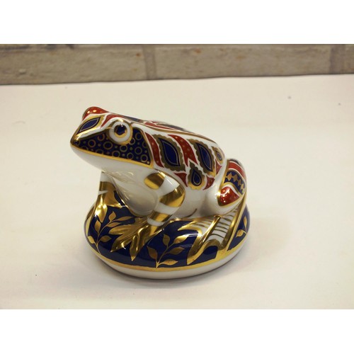 340 - ROYAL CROWN DERBY FROG IN ORIGINAL BOX WITH GOLD STOPPER