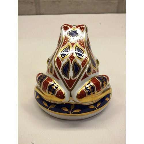 340 - ROYAL CROWN DERBY FROG IN ORIGINAL BOX WITH GOLD STOPPER