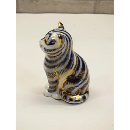 343 - ROYAL CROWN DERBY GREY KITTEN IN ORIGINAL BOX WITH GOLD STOPPER