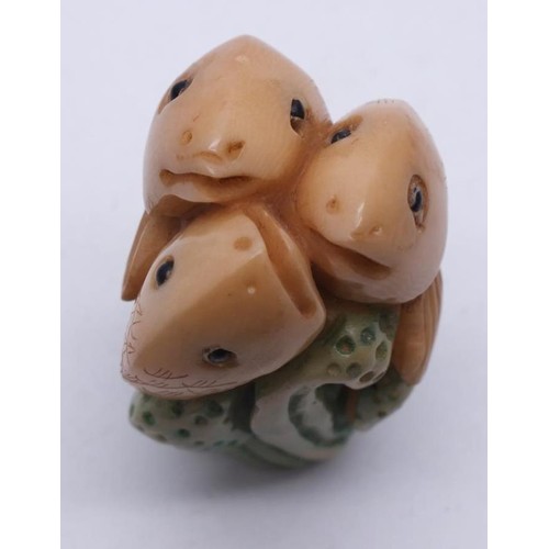 253 - VINTAGE CARVED FISH NETSUKE