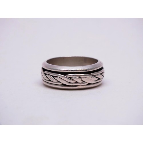 254 - HEAVY 925 SILVER CELTIC BAND SPINNER RING SIZE U