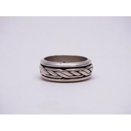 254 - HEAVY 925 SILVER CELTIC BAND SPINNER RING SIZE U