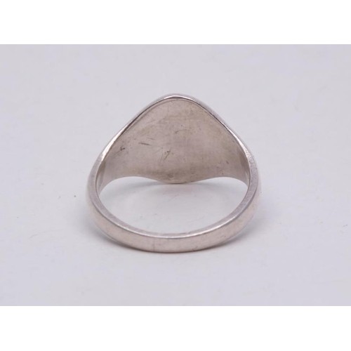 255 - VINTAGE SILVER HALLMARKED SIGNET RING SIZE R