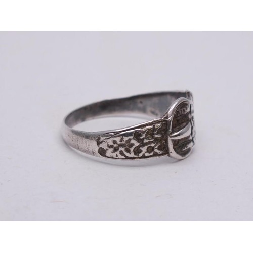 260 - 925 SILVER BUCKLE RING SIZE Q