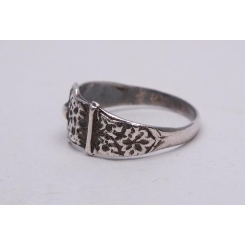 260 - 925 SILVER BUCKLE RING SIZE Q