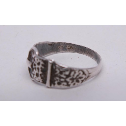 260 - 925 SILVER BUCKLE RING SIZE Q