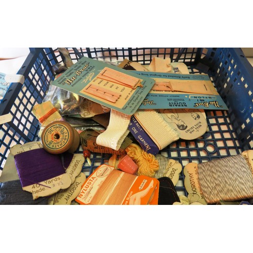 162 - BASKET OF SEWING REPAIRING ITEMS INCLUDES COTTONS ETC