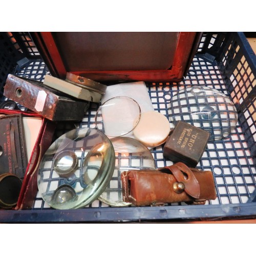 169 - TWO TRAYS OF VINTAGE CAMERA ACCESSORIES