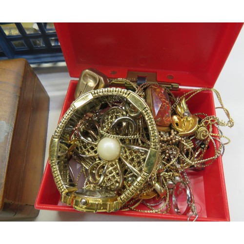 213 - TRAY OF COLLECTABLES INCLUDING COSTUME JEWELERY