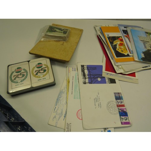 222 - MIXED LOT OF POSTCARDS AND CIGARETTE CARDS