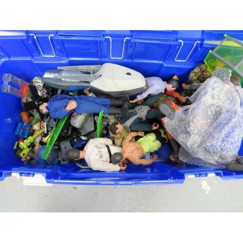 226 - LARGE SELECTION OF VINTAGE ACTION MAN DOLLS, VEHICLES & ACCESSORIES